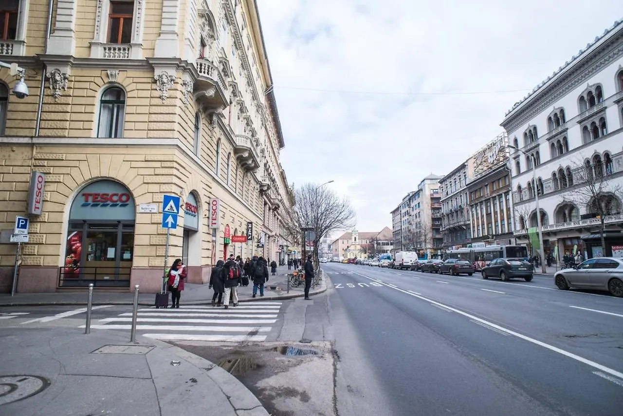 Cosy & Central A/C Apartment Budapest 0*,  Hungary