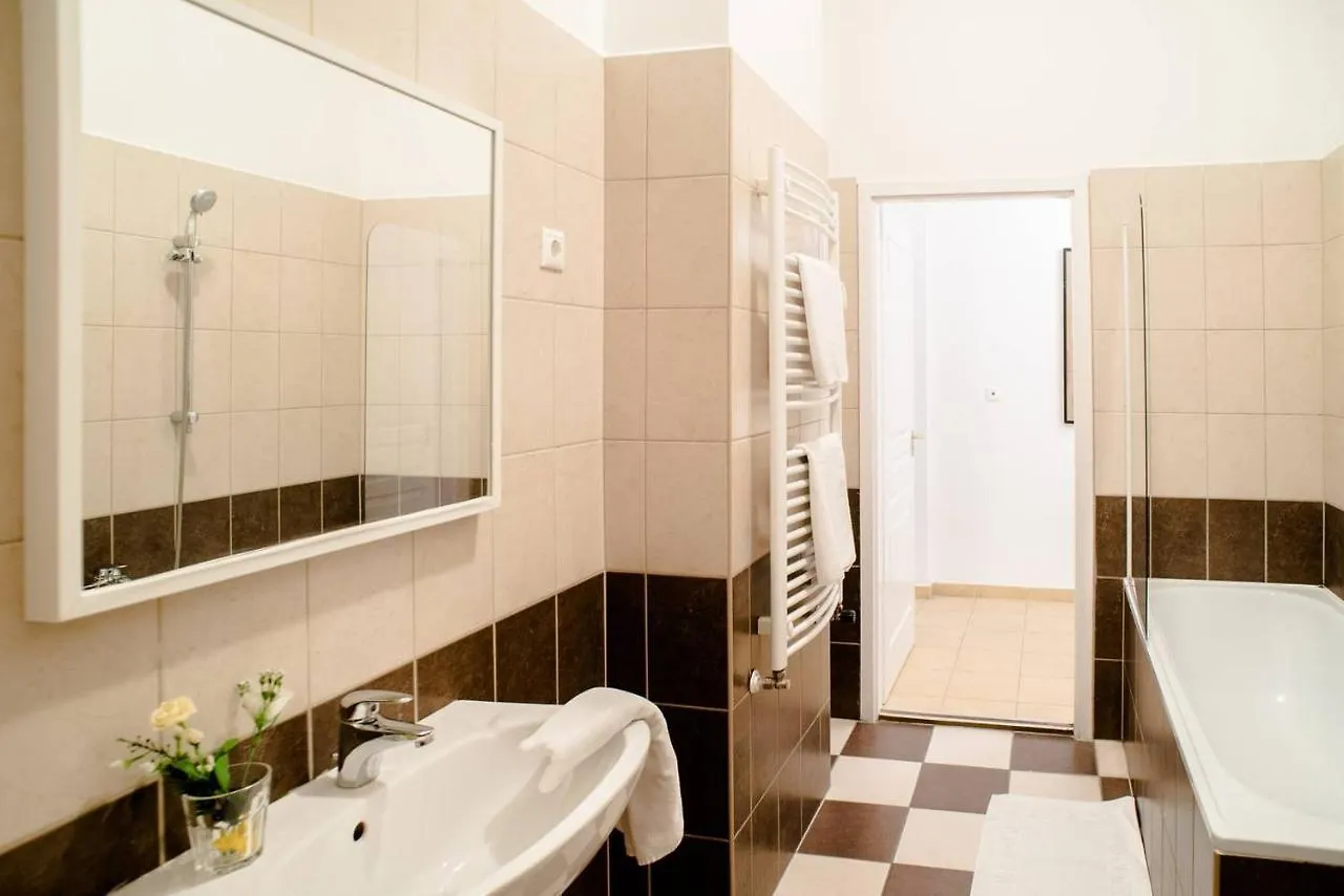 Cosy & Central A/C Apartment Budapest Ungern