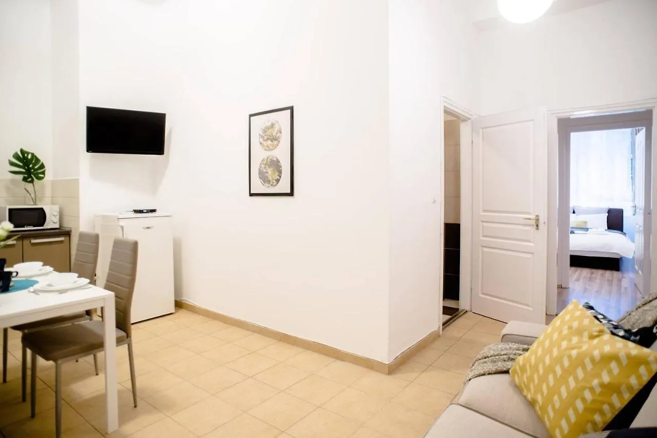 Cosy & Central A/C Apartment Budapest