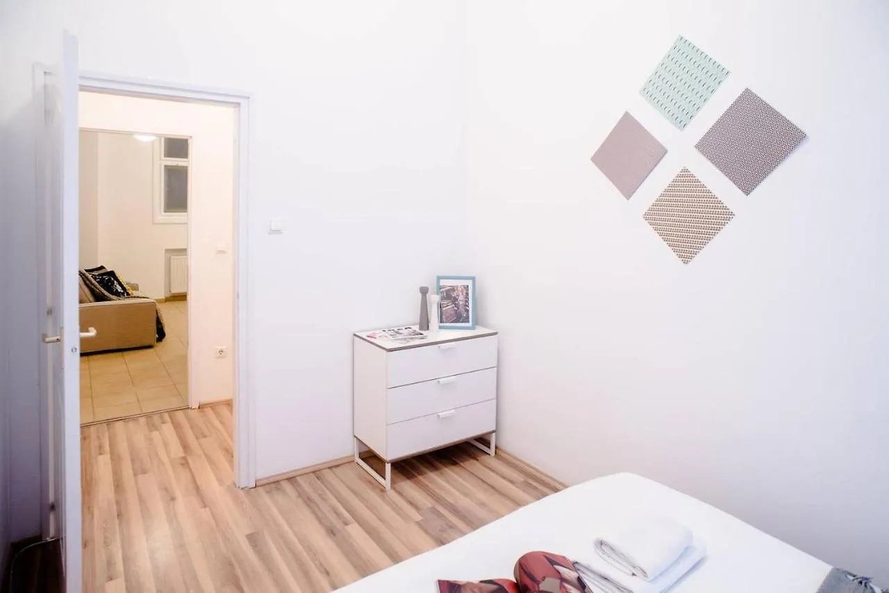 Cosy & Central A/C Apartment Budapest